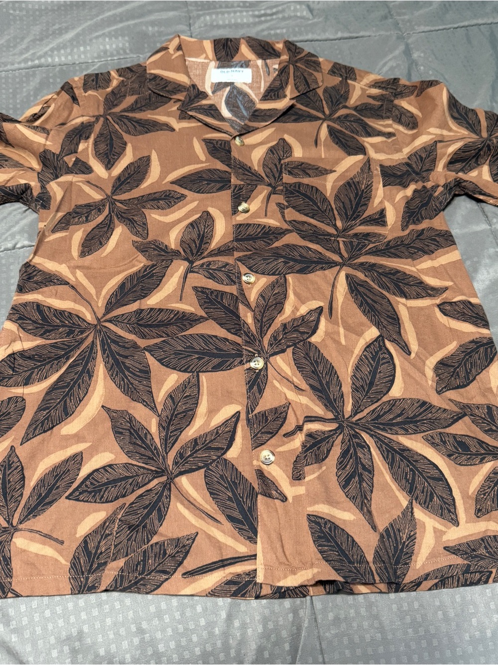 old navy leaf Pattern button down shirt size small